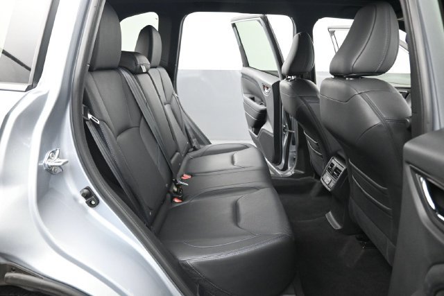 Used 2025 Subaru Forester Limited AWD/4WD image 19