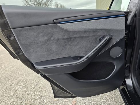 Used 2026 Tesla Model Y Long Range image 36