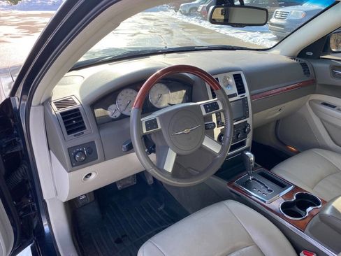 Used 2008 Chrysler 300 C w/ Protection Group II image 10