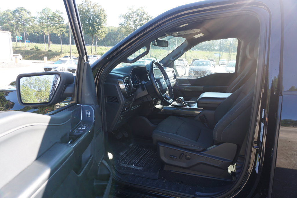 Used 2022 Ford F150 XLT w/ Equipment Group 302A High AWD/4WD image 2