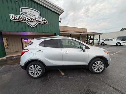 Used 2018 Buick Encore Preferred AWD/4WD image 2