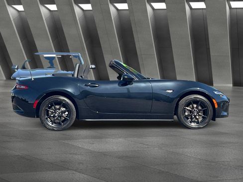 Used 2019 MAZDA MX-5 Miata Sport RWD image 3