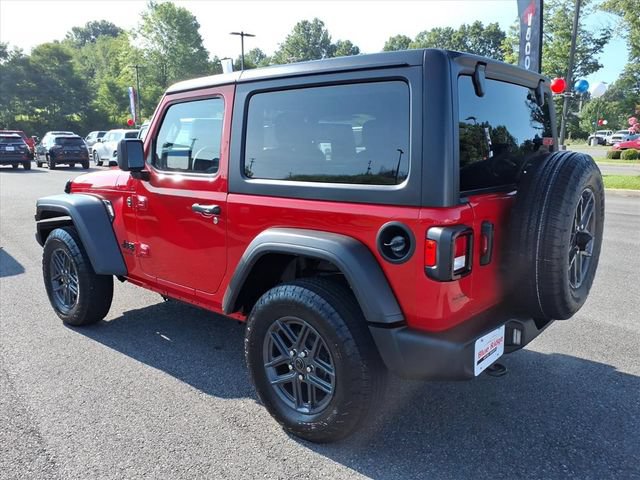 Used 2025 Jeep Wrangler Sport AWD/4WD image 9