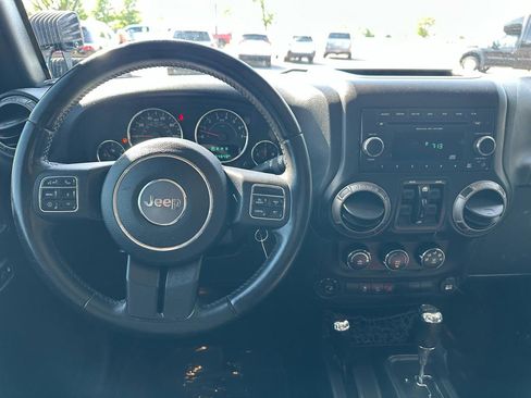 Used 2018 Jeep Wrangler Unlimited Sport S AWD/4WD image 3