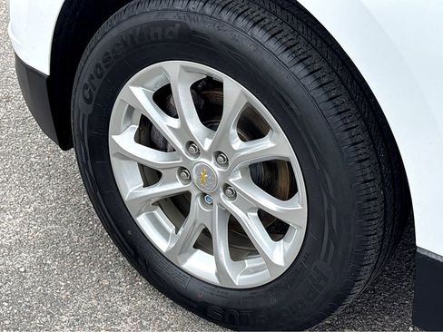 Used 2021 Chevrolet Equinox LT AWD/4WD image 17