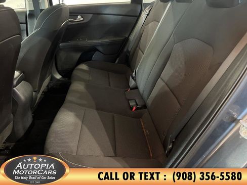Used 2021 Kia Forte LXS FWD image 16