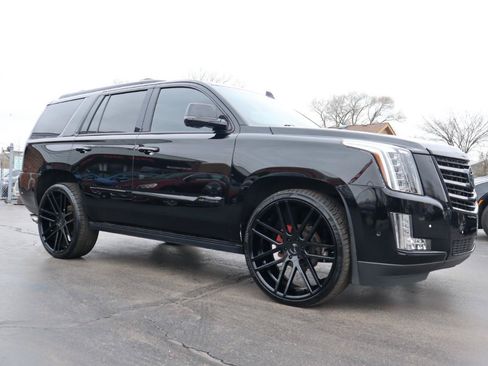 Used 2017 Cadillac Escalade Platinum AWD/4WD image 7