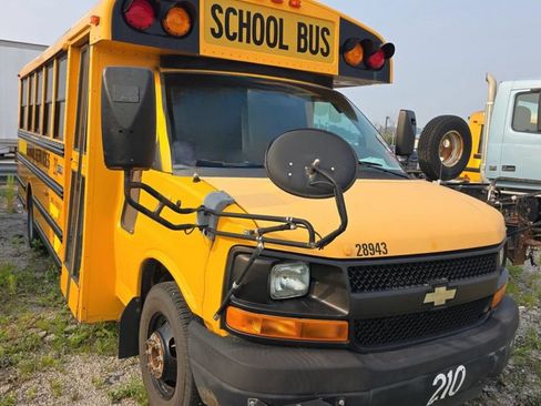 Used 2010 Chevrolet Express 3500 Extended w/ School Bus Package image 1