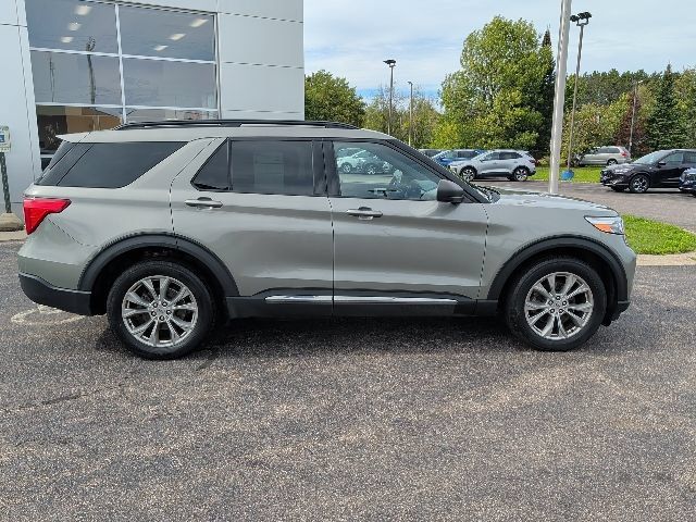 Certified 2020 Ford Explorer XLT w/ Equipment Group 202A AWD/4WD image 8
