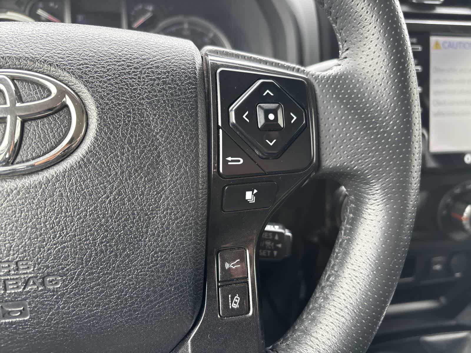 Used 2022 Toyota 4Runner TRD Off-Road AWD/4WD image 15