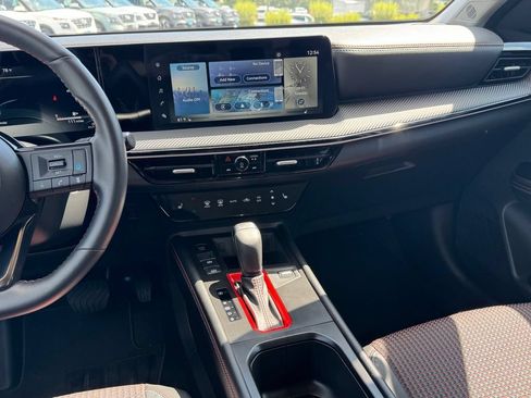 Used 2025 Nissan Kicks SR w/ SR Premium Package AWD/4WD image 17