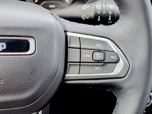 Used 2024 Jeep Compass Latitude w/ Sun and Sound Group image 31