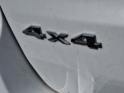 Used 2022 Jeep Grand Cherokee Limited image 15