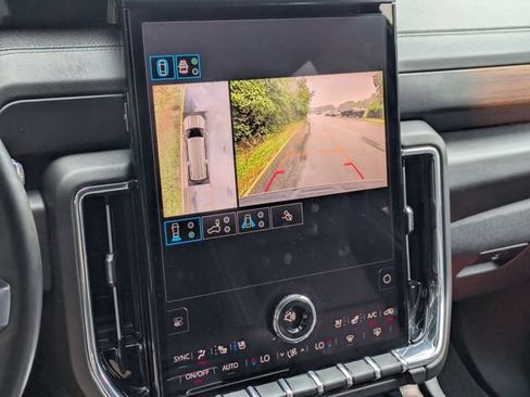 Certified 2025 GMC Yukon XL Denali AWD/4WD image 20