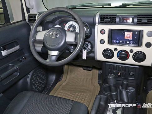 Used 2008 Toyota FJ Cruiser 4WD image 4