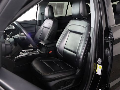 Used 2023 Ford Explorer XLT w/ Equipment Group 202A image 27