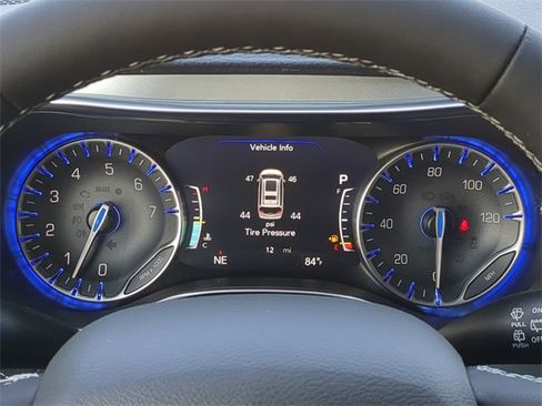 New 2026 Chrysler Pacifica Limited w/ Uconnect Theater Family Group image 38