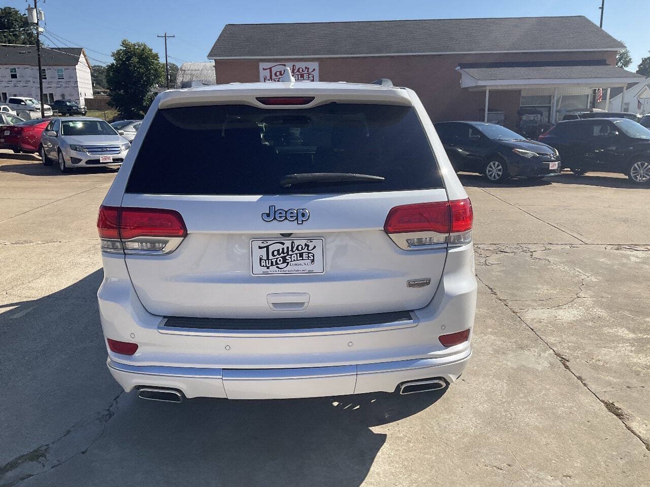 Used 2017 Jeep Grand Cherokee Summit w/ Platinum Series Group RWD image 4