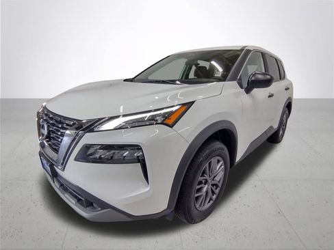 Used 2023 Nissan Rogue S AWD/4WD image 2