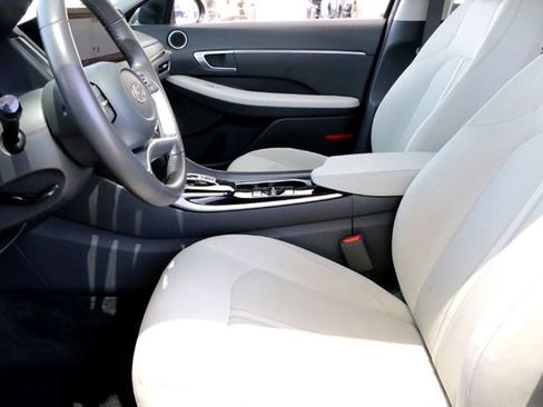 Used 2023 Hyundai Sonata SEL w/ Convenience Package FWD image 9