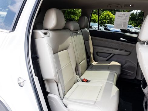 Used 2021 Volkswagen Atlas SE w/ Panoramic Sunroof Package FWD image 55