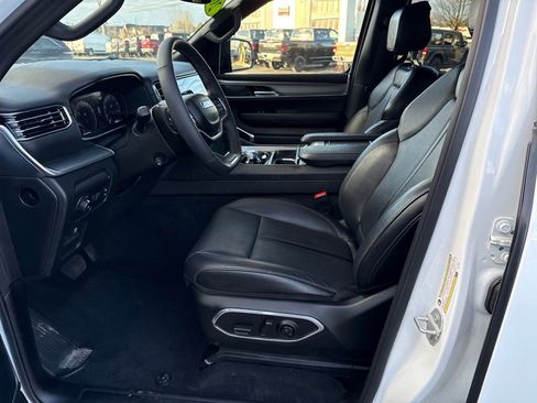 Used 2024 Jeep Wagoneer Series II image 9