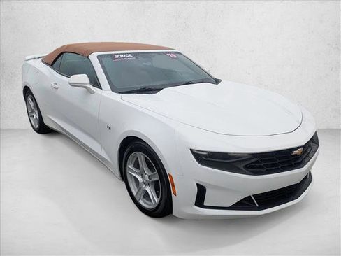 Used 2019 Chevrolet Camaro LT image 3