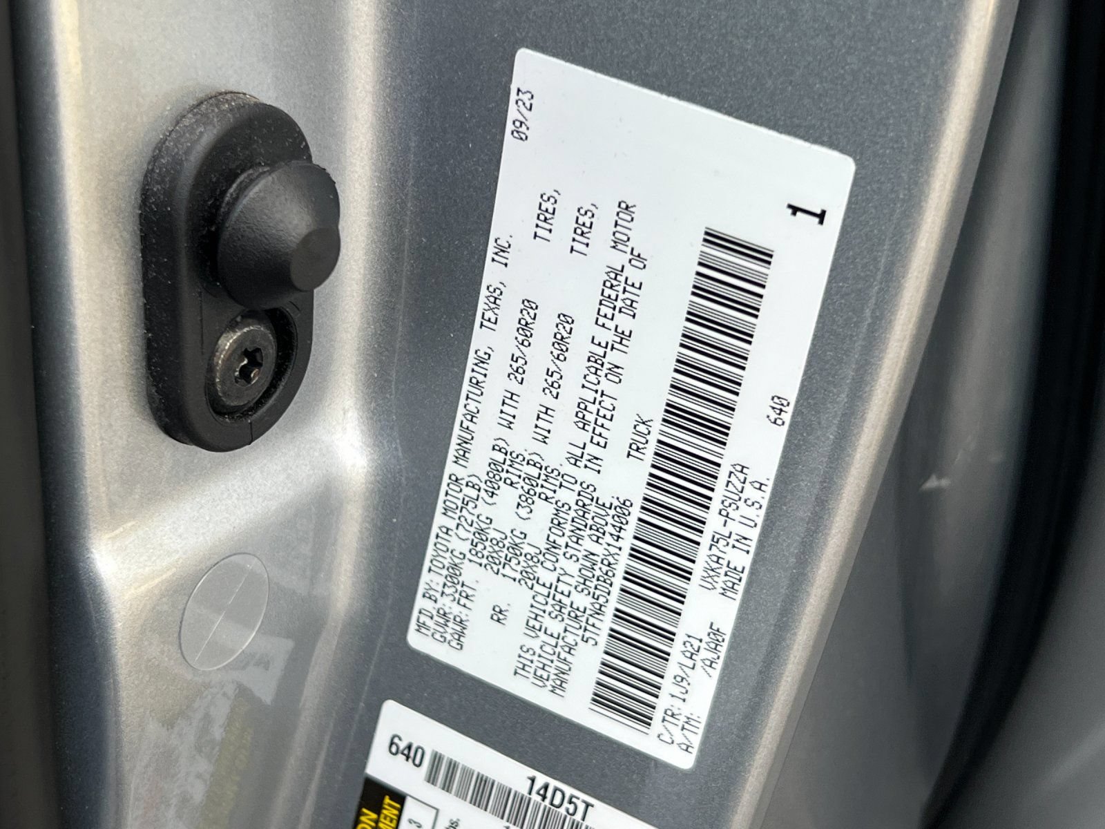 Used 2024 Toyota Tundra Platinum AWD/4WD image 27