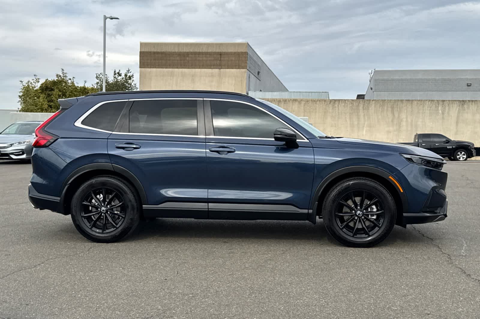 Used 2025 Honda CR-V Sport-L image 6
