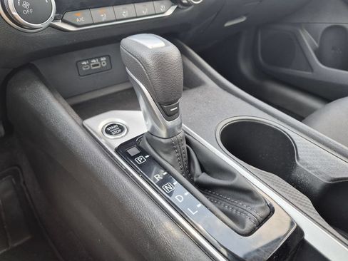 Used 2025 Nissan Altima 2.5 SV FWD image 24