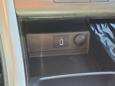 Used 2018 Ford Fusion SE image 28