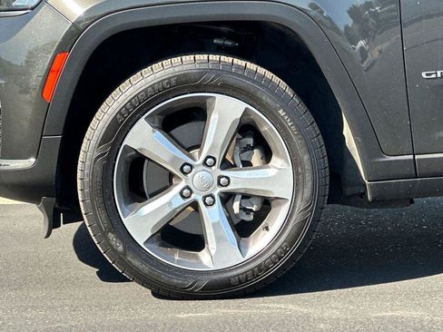 Used 2022 Jeep Grand Cherokee L Limited AWD/4WD image 27