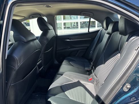 Used 2020 Toyota Camry SE FWD image 7