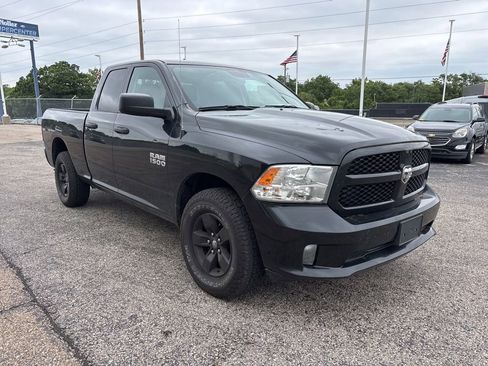 Used 2017 RAM 1500 Express AWD/4WD image 1