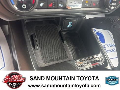 Used 2025 Ford Bronco Raptor w/ Interior Carbon Fiber Pack AWD/4WD image 21