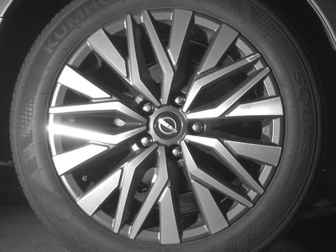 Used 2025 Nissan Altima 2.5 SV FWD image 15