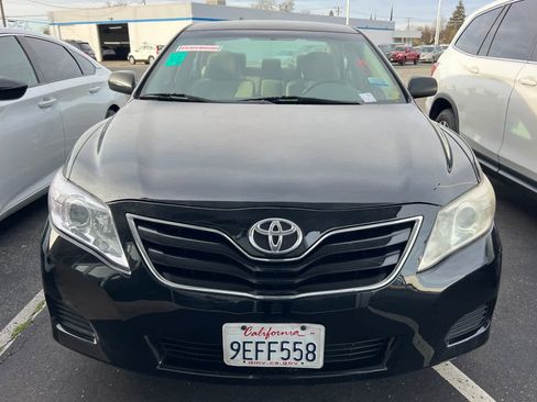 Used 2011 Toyota Camry LE image 6