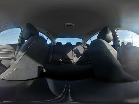 Used 2025 Nissan Altima 2.5 SV image 37