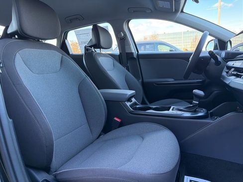 New 2025 Kia K4 LX image 14