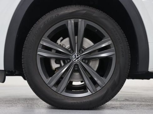 Used 2021 Volkswagen Atlas SE w/ Panoramic Sunroof Package AWD/4WD image 9