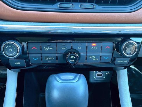 Used 2022 Jeep Compass Limited image 31