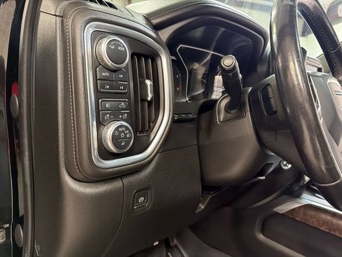 Used 2020 GMC Sierra 3500 Denali w/ Denali Ultimate Package AWD/4WD image 29