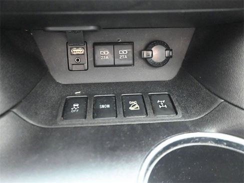 Used 2017 Toyota Highlander Limited image 33