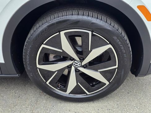 Used 2023 Volkswagen ID.4 Pro S AWD/4WD image 9