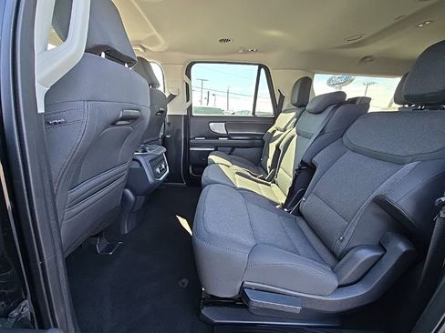 Used 2025 Ford Expedition Max Active AWD/4WD image 39