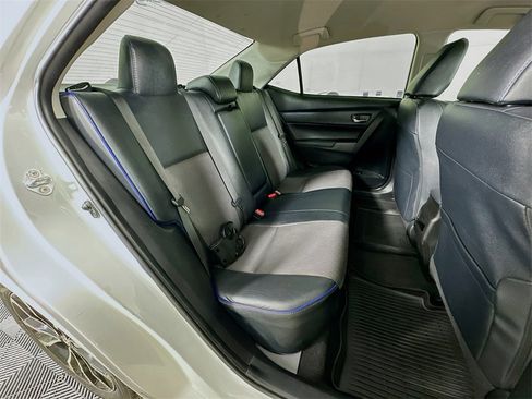 Used 2017 Toyota Corolla SE image 29