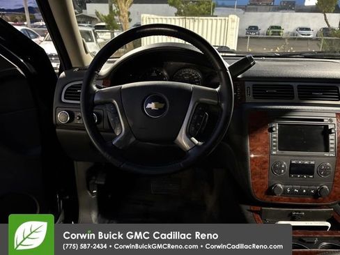 Used 2011 Chevrolet Avalanche LTZ image 14