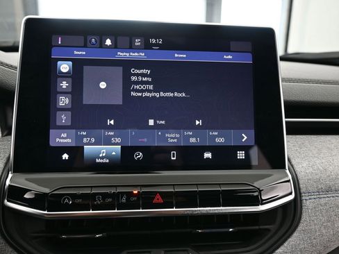 Used 2024 Jeep Compass Latitude image 20