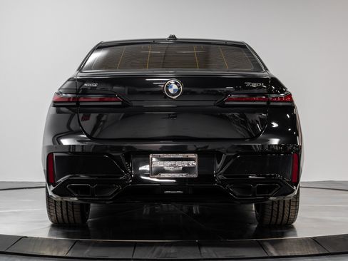 Used 2023 BMW 760i xDrive image 43