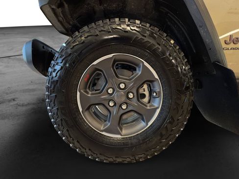 Used 2020 Jeep Gladiator Rubicon AWD/4WD image 9